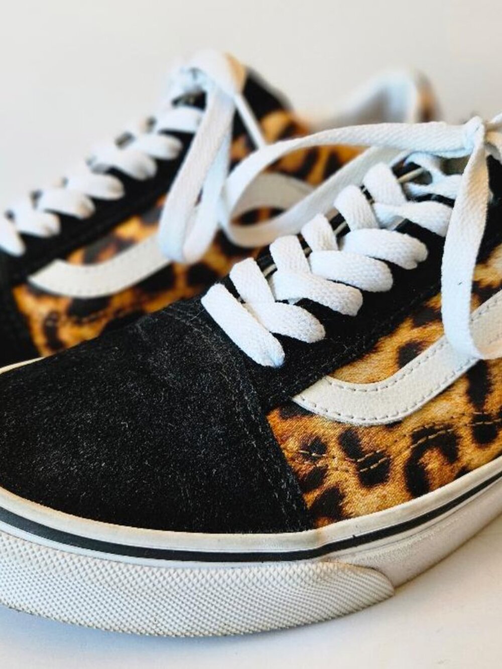 VANS Old Skool sneakers, leopard/blk print design, suede upper S=8 - Picture 8 of 8